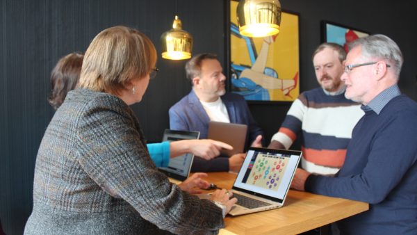 Benefits of business simulations in corporate training